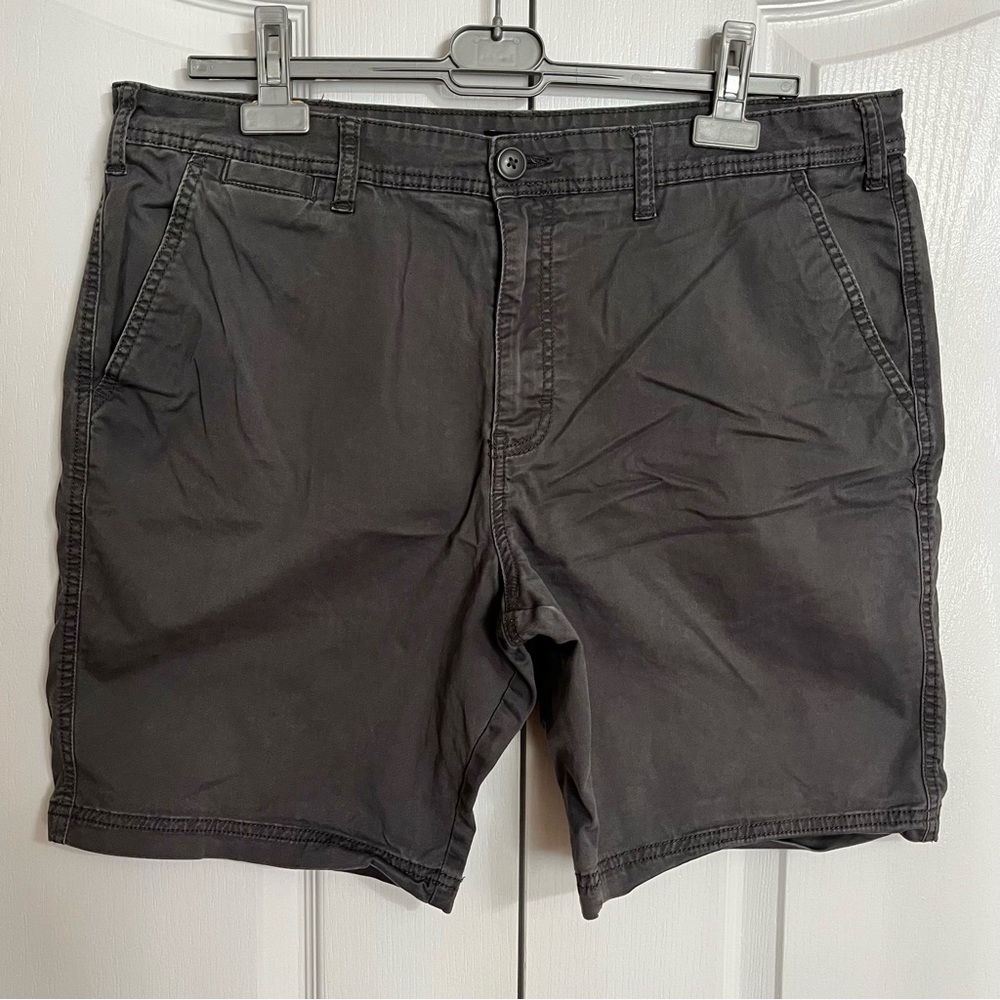 🌼3/$15 George Shorts